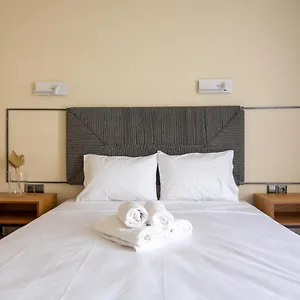 Leone Apartment